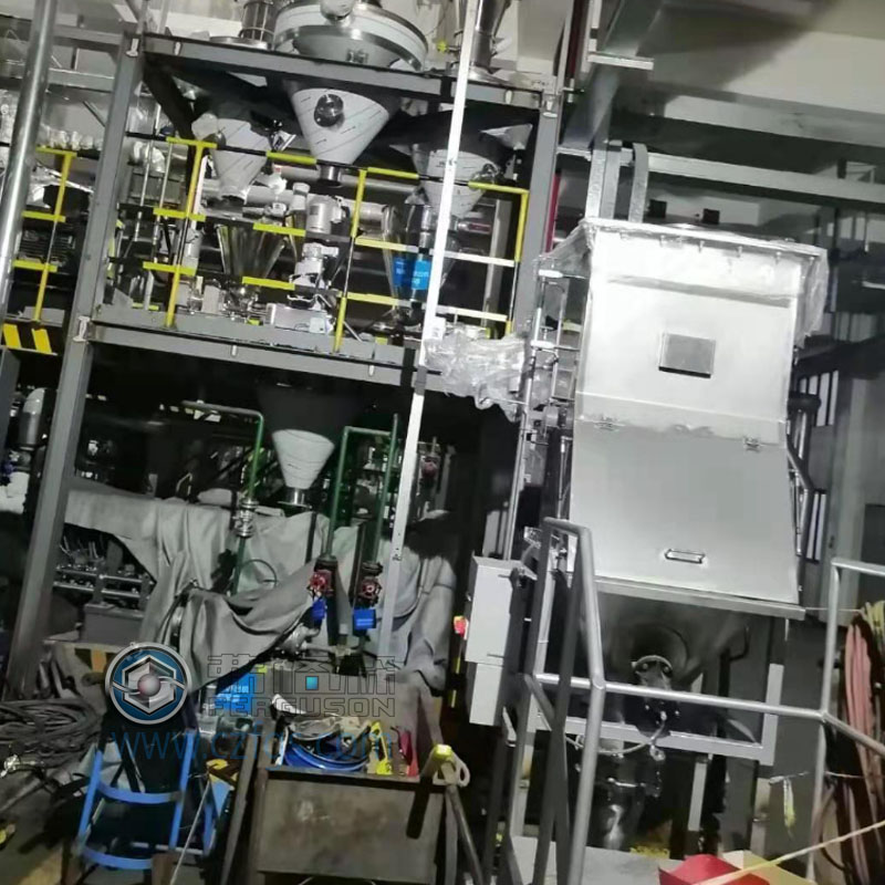  自動拆包，負壓上料及稱重系統